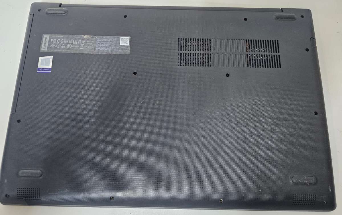 Lenovo IdeaPad 130-15IKB i5 laptop  for spares or repairs, cracked screen, powers on, no display