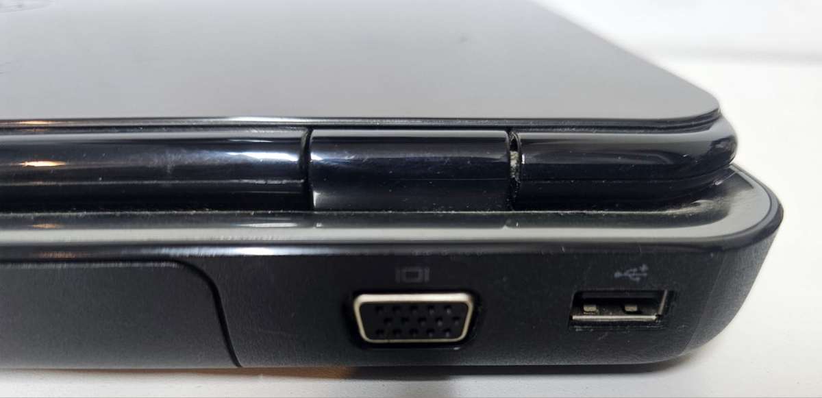 Dell Inspiron N5010 laptop i3, 3GB RAM, 320GB HDD, DVD writer, working, battery needs replacing