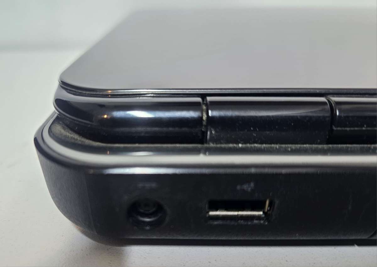 Dell Inspiron N5010 laptop i3, 3GB RAM, 320GB HDD, DVD writer, working, battery needs replacing