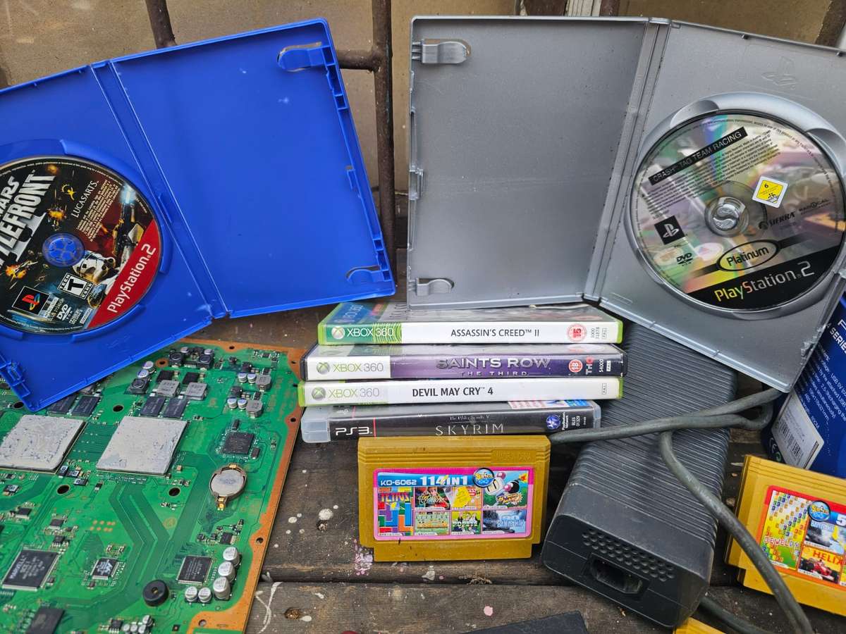 Gaming Bundle  Consoles  Games  Cables  Parts