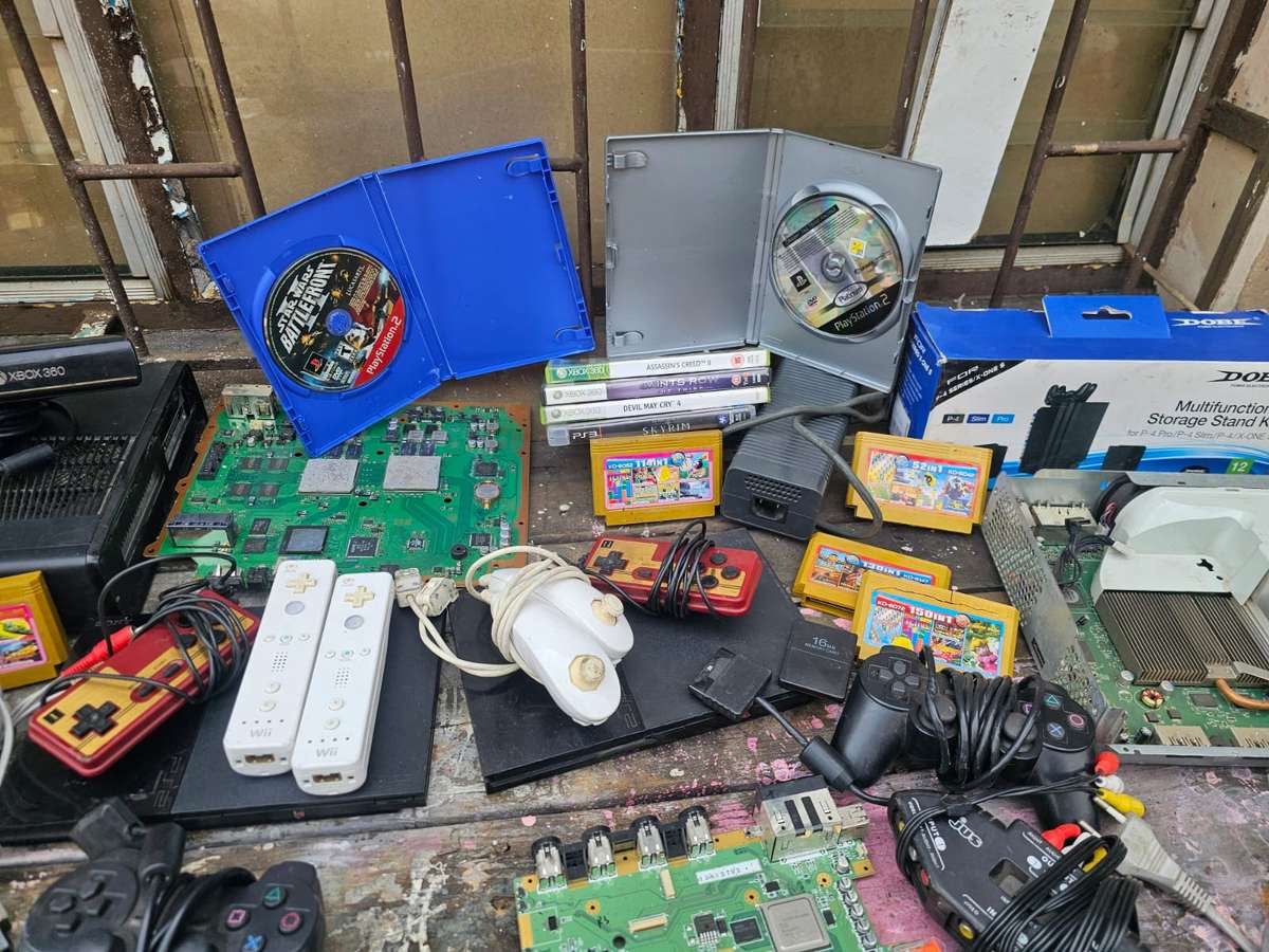 Gaming Bundle  Consoles  Games  Cables  Parts