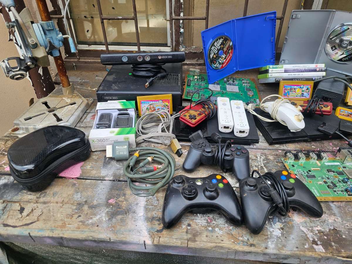Gaming Bundle  Consoles  Games  Cables  Parts