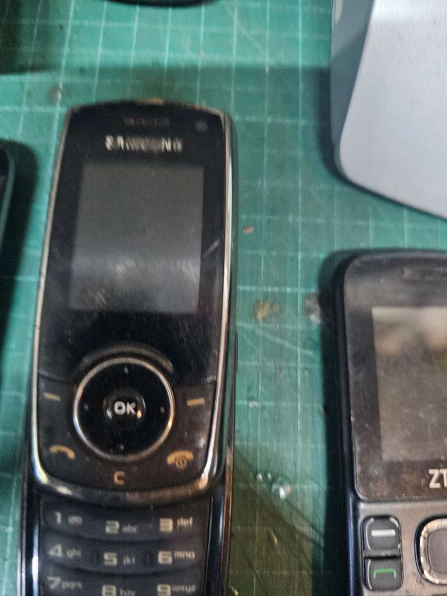 Cell Phone Bundle  Nokia  Samsung  ZTE  Panasonic