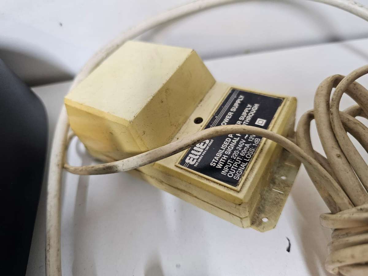 DSTV Explora Bundle  Dual Decoders  LNB Switch  Original Owner