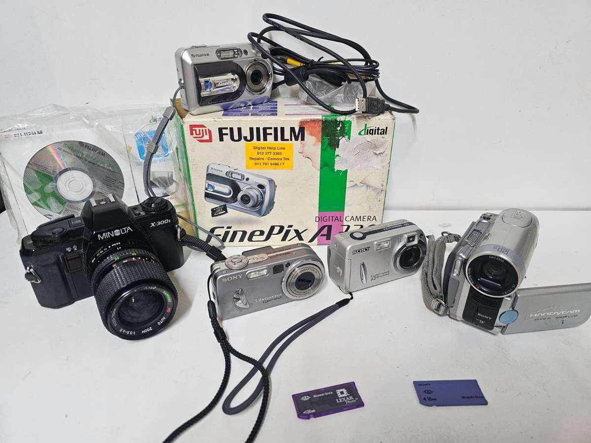 Vintage & Digital Camera Bundle  Sony  Fujifilm  Minolta  Handycam