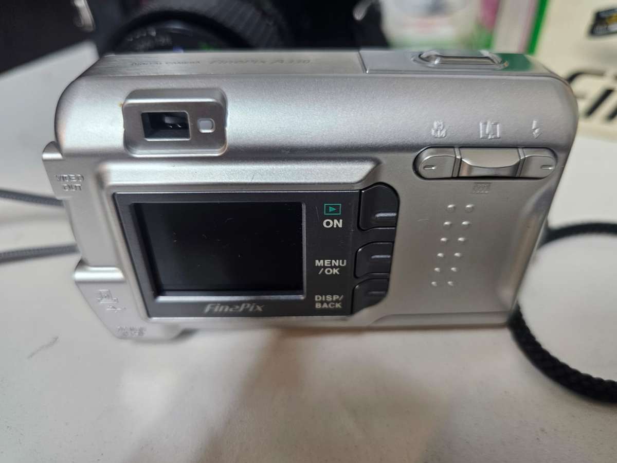 Vintage & Digital Camera Bundle  Sony  Fujifilm  Minolta  Handycam