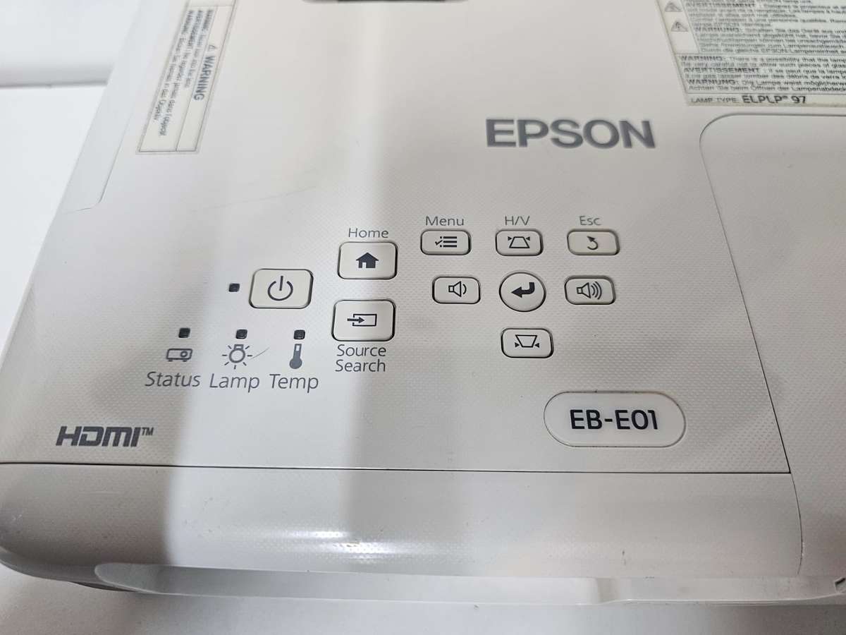 Epson EB-E01 3LCD HDMI Projector  Only 149 Lamp Hours!