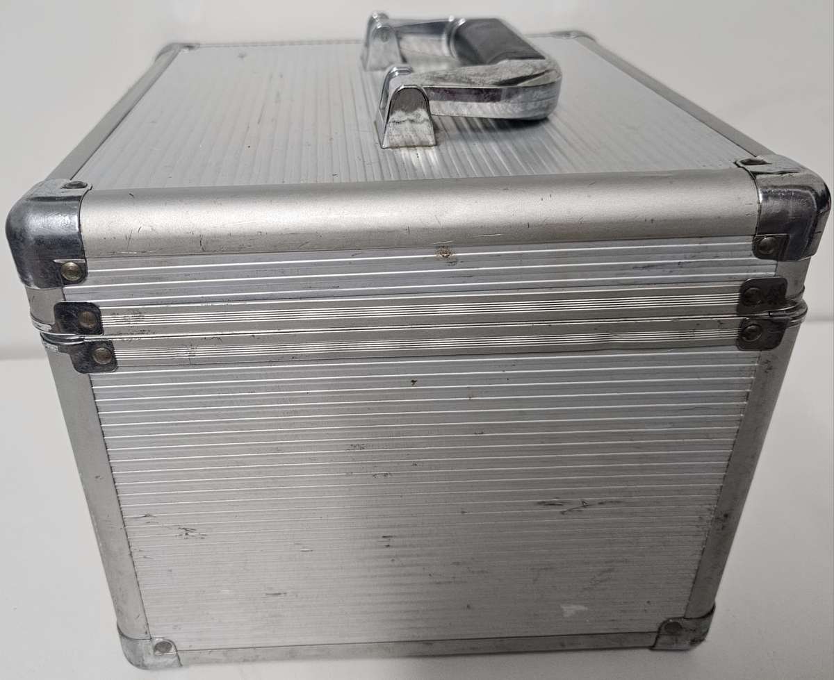 Heavy-Duty Aluminium HDD Storage Case  Holds 10 Drives!