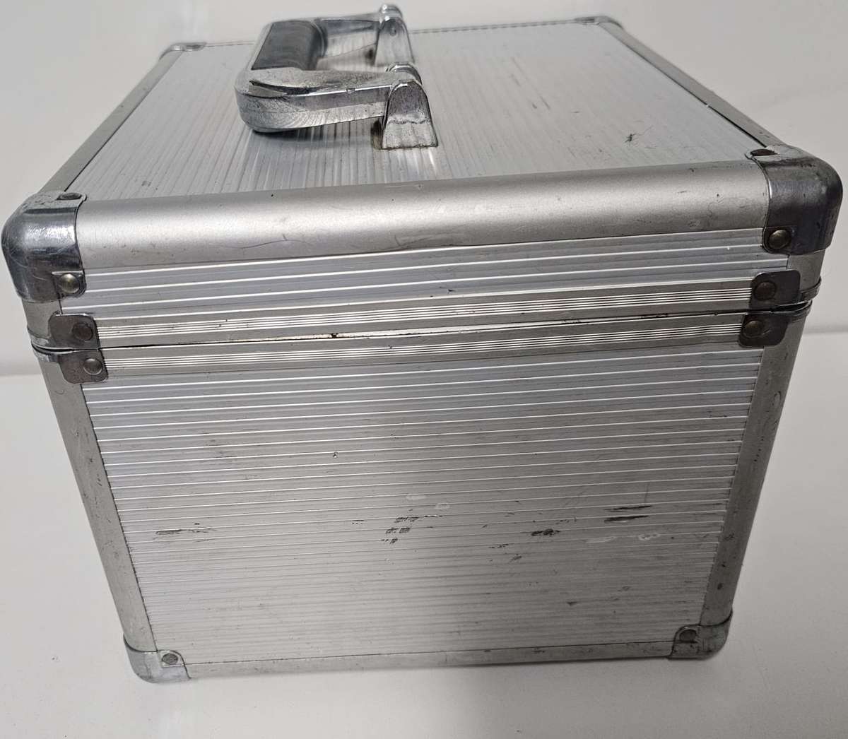 Heavy-Duty Aluminium HDD Storage Case  Holds 10 Drives!