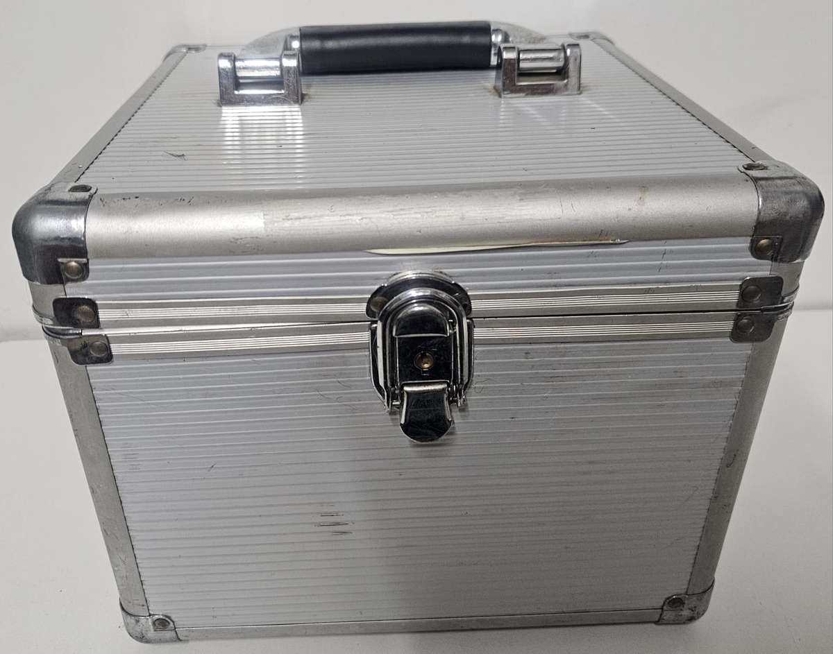 Heavy-Duty Aluminium HDD Storage Case  Holds 10 Drives!