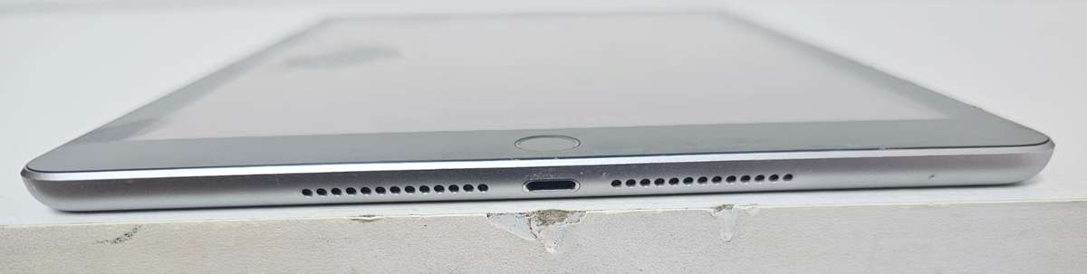 iPad 6th Gen A1893  For Spares or Repairs