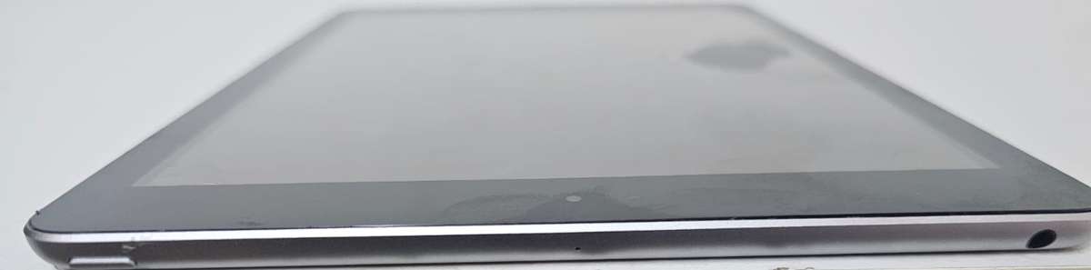 iPad 6th Gen A1893  For Spares or Repairs