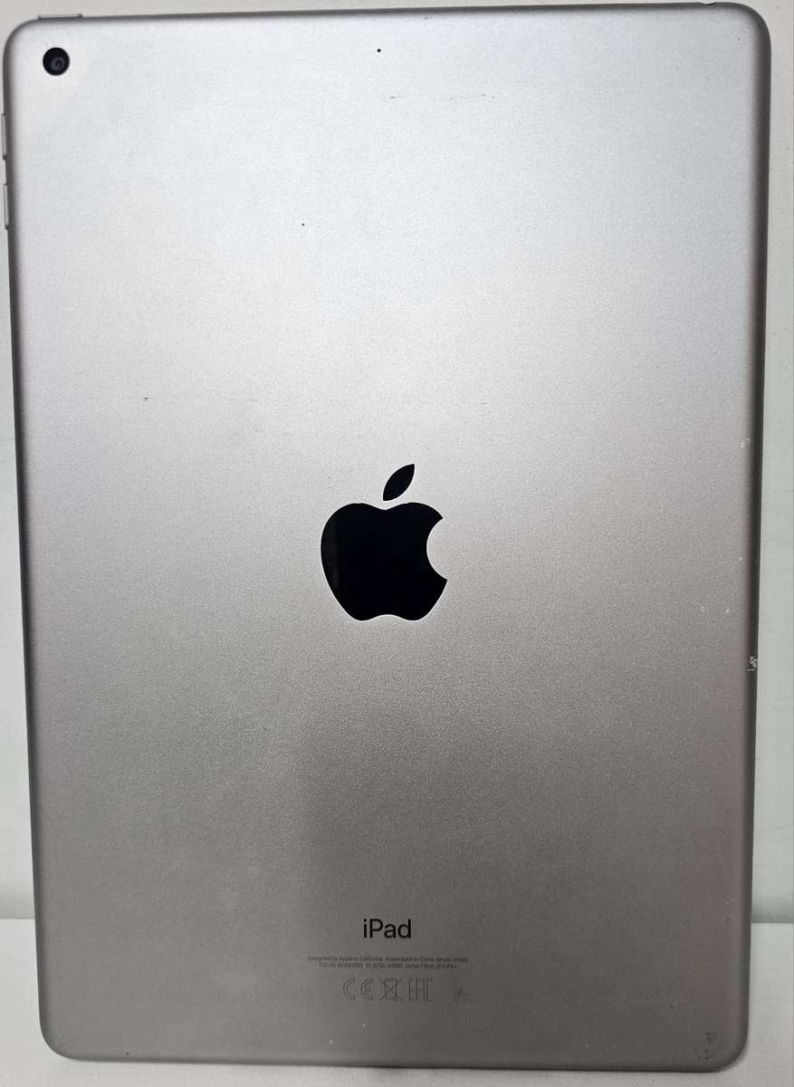 iPad 6th Gen A1893  For Spares or Repairs
