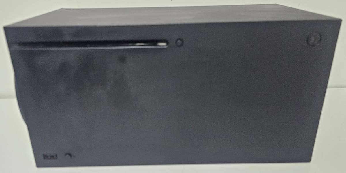 Gamers Dream Deal! Xbox Series X + 3 Controllers  READY TO PLAY!