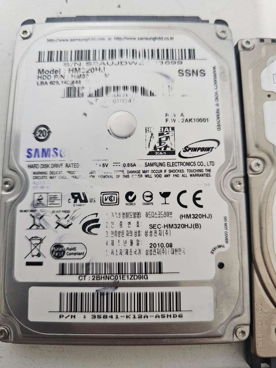 Bulk lot - 4 x Seagate Momentus 320GB & 2 x WD 250GB Laptop Hard Drives - Old drives but working