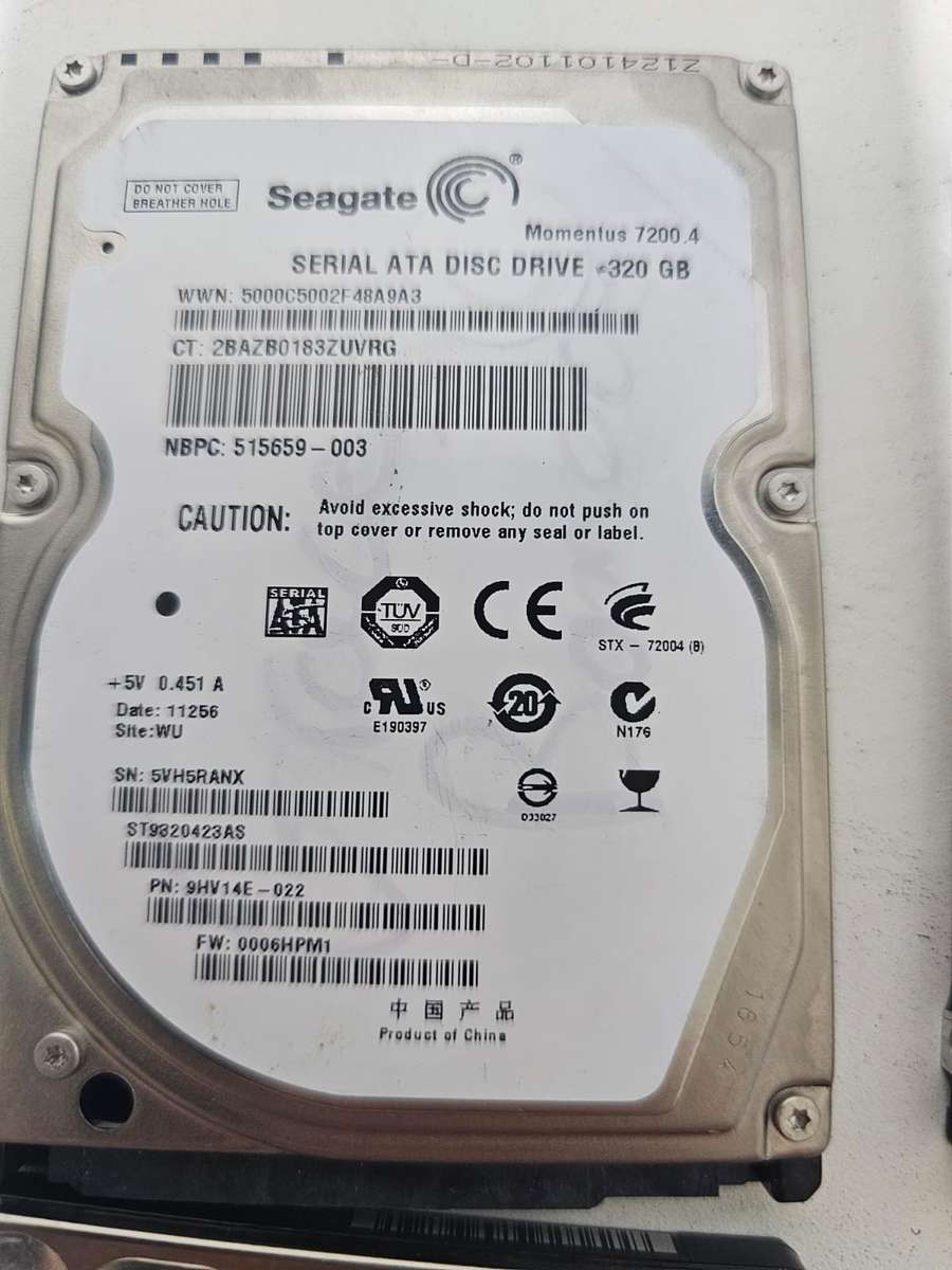 Bulk lot - 4 x Seagate Momentus 320GB & 2 x WD 250GB Laptop Hard Drives - Old drives but working
