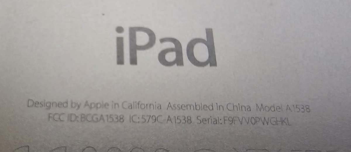 iPad Mini 4  128GB Wi-Fi  Gold  Works Great!