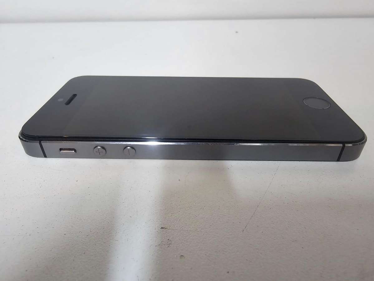 iPhone 5s (A1530) - For Spares or Repairs - No Power, No Charge, No Life!