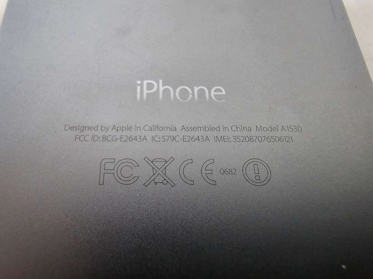 iPhone 5s (A1530) - For Spares or Repairs - No Power, No Charge, No Life!