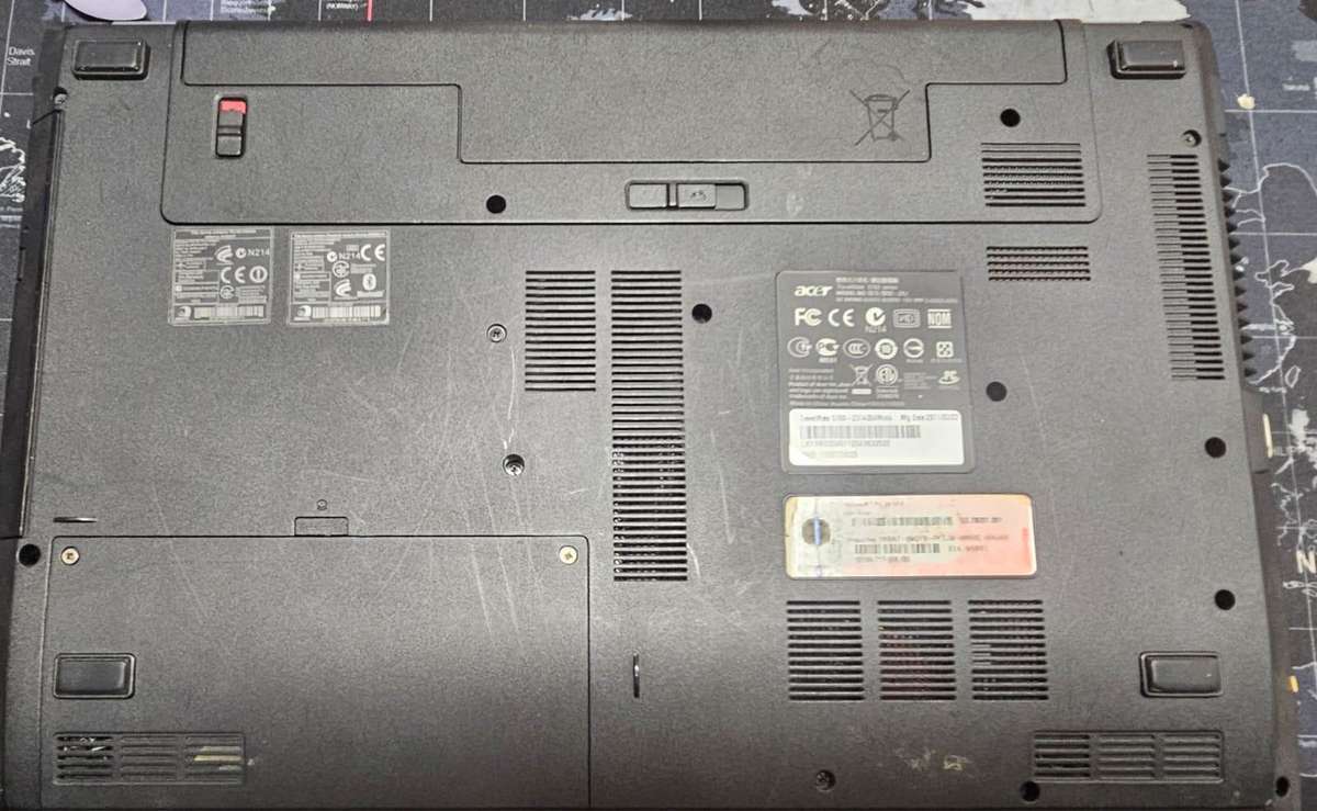 Acer TravelMate 5760 i3 Laptop  Working Condition