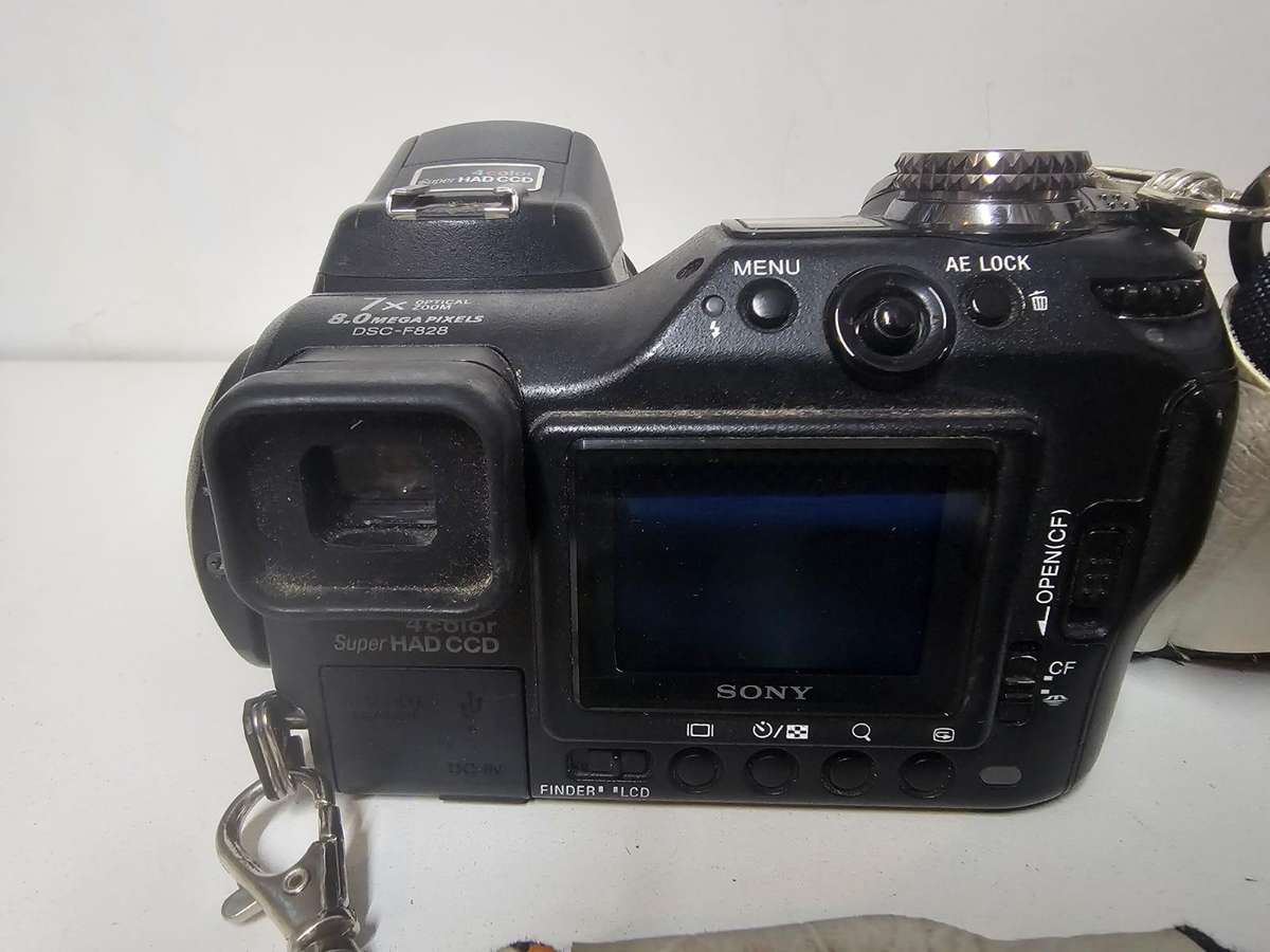Sony DSC-F828 Digital Camera  8MP Carl Zeiss Lens  Untested