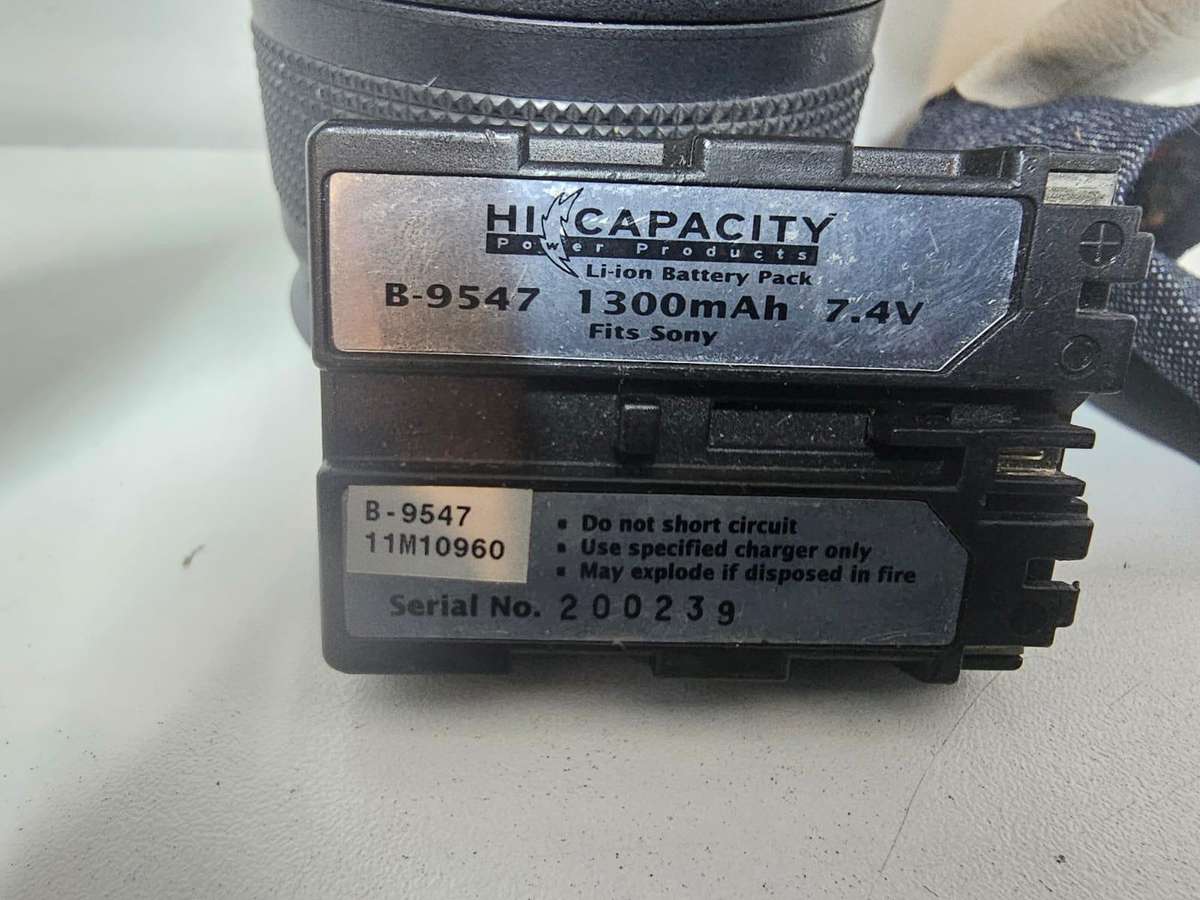 Sony DSC-F828 Digital Camera  8MP Carl Zeiss Lens  Untested