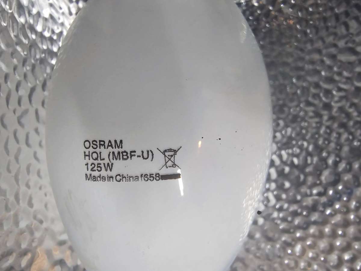 2 x Mercury Vapour Flood Lights   Dual I-LITE Fixtures with OSRAM 125W Bulbs