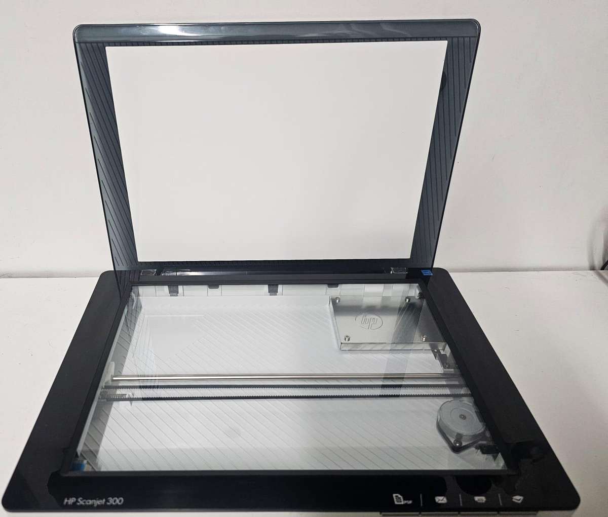 HP Scanjet 300 Flatbed Scanner  USB Powered  Tested Working