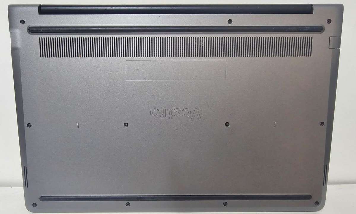 Dell Vostro 5568  i7-7500U / 16GB RAM / 512GB SSD / NVIDIA 940MX 4GB