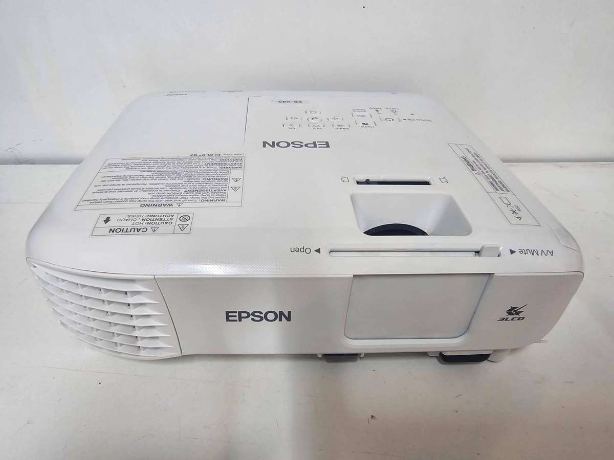 Epson EB-X49 Projector  Original Remote + Cables  Low Lamp Hours