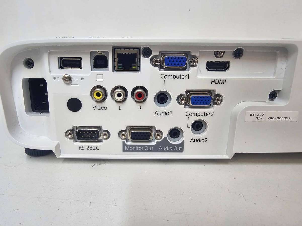 Epson EB-X49 Projector  Original Remote + Cables  Low Lamp Hours