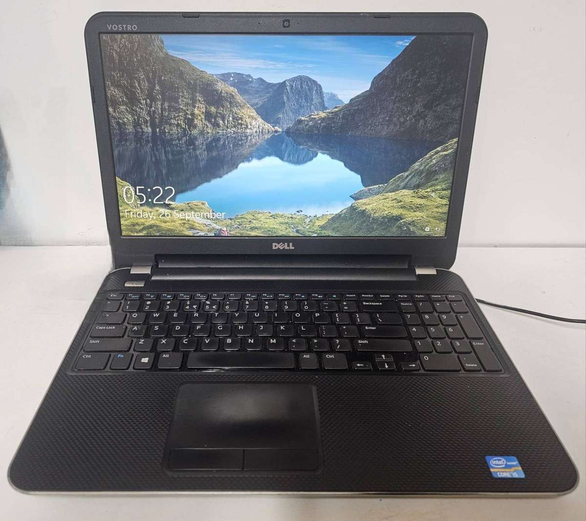Dell Vostro 2521  i5-3337U / 4GB RAM / 500GB HDD / 15.6"  Needs New Battery No Charger