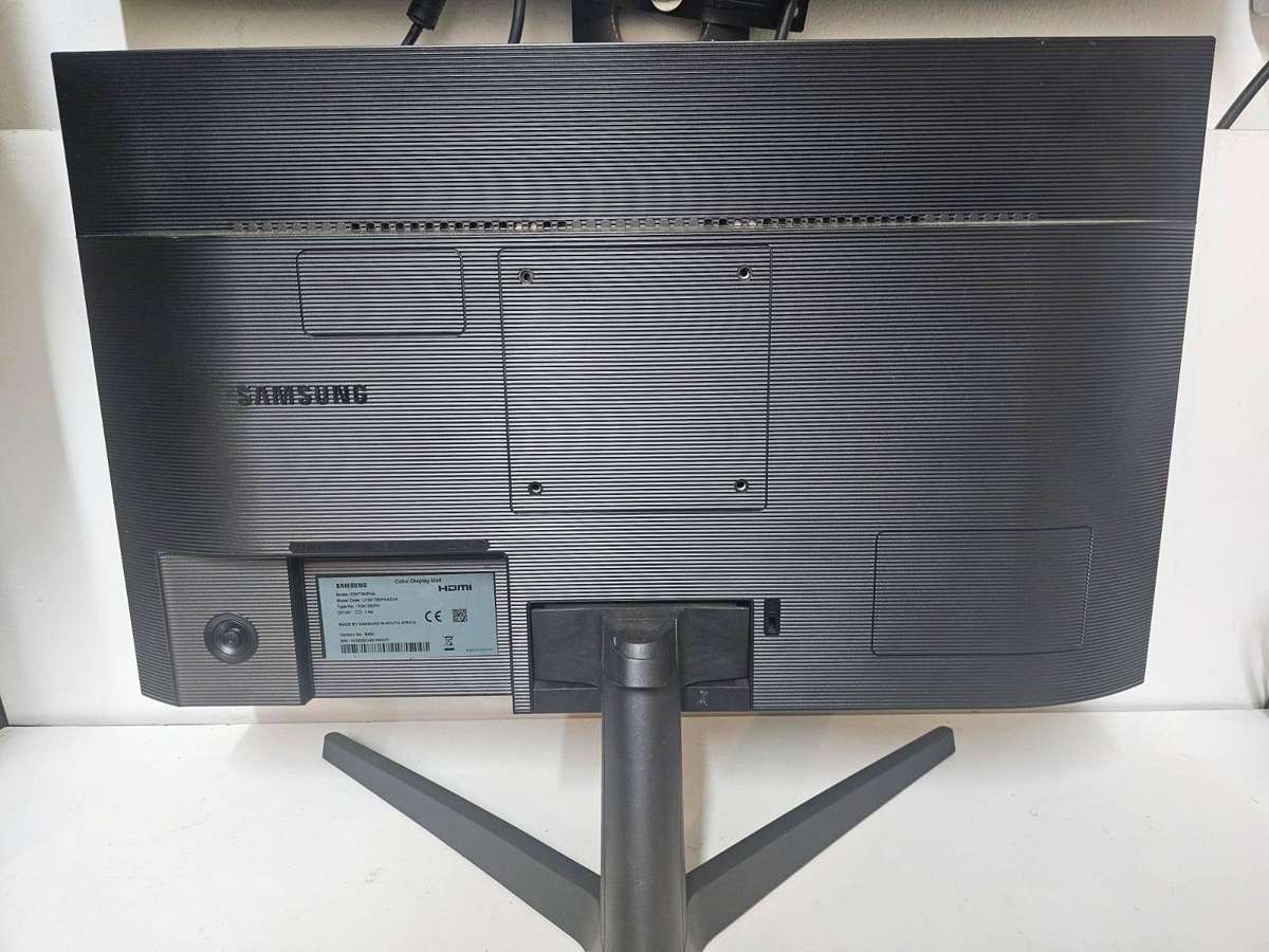 Samsung F24T350FHA 24" Monitor  Broken Screen  For Spares or Repairs