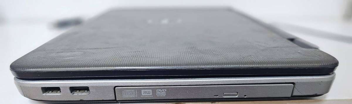 Dell Vostro 1540  i3-380M / 4GB RAM / 500GB HDD / Needs New Battery / No charger