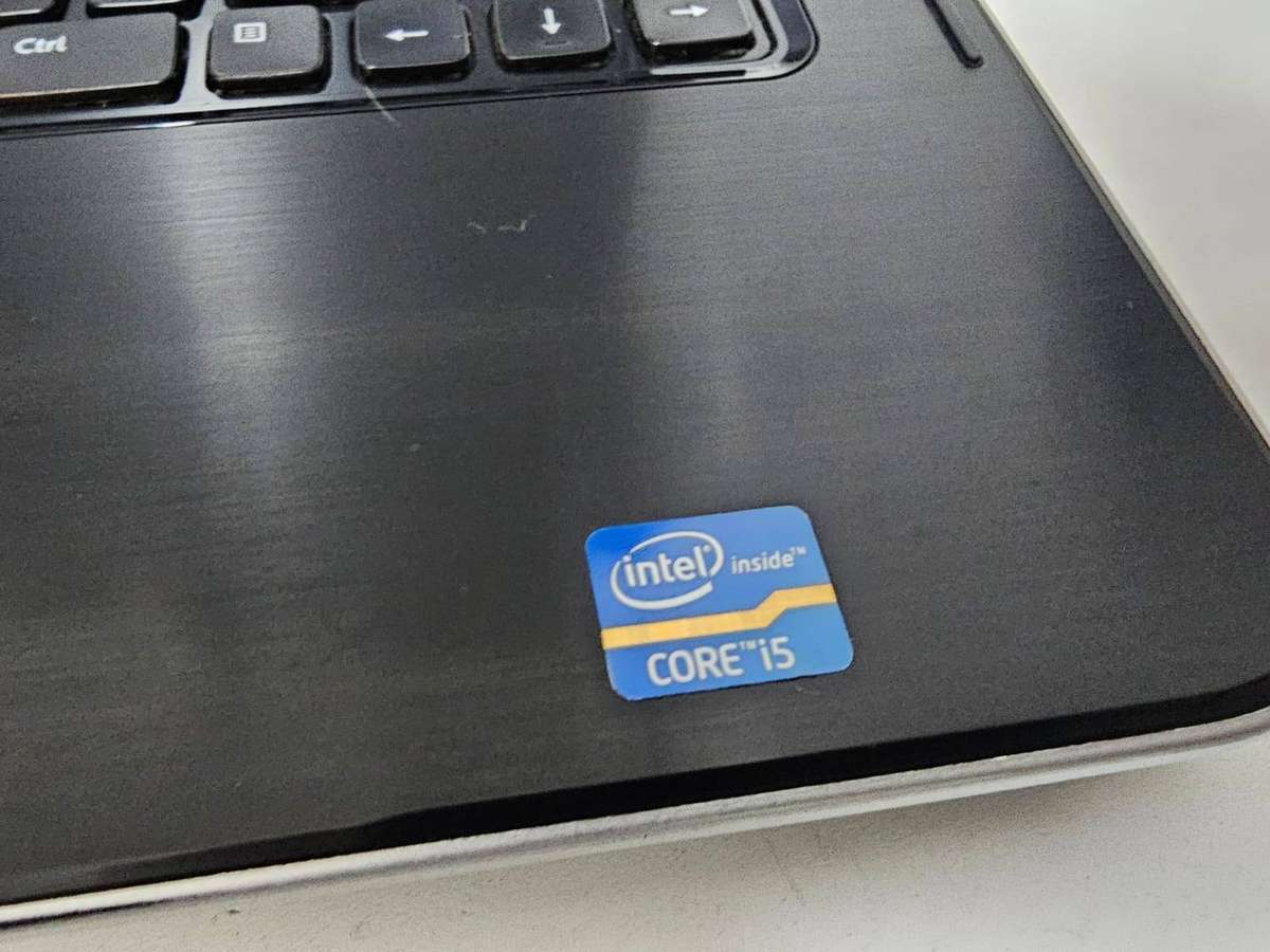 Dell Vostro 2520  i5-3210M / 4GB RAM / 500GB HDD / No Charger