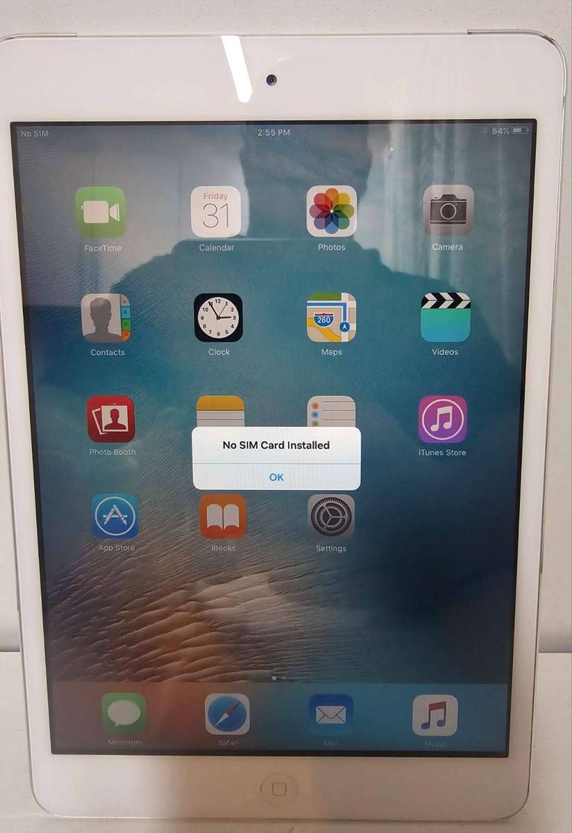 Apple iPad Mini A1455  16GB / Wi-Fi + 3G / iOS 9 / Generic Charger  Working Condition