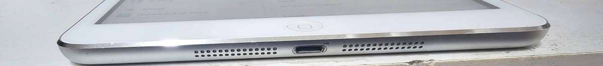 Apple iPad Mini A1455  16GB / Wi-Fi + 3G / iOS 9 / Generic Charger  Working Condition