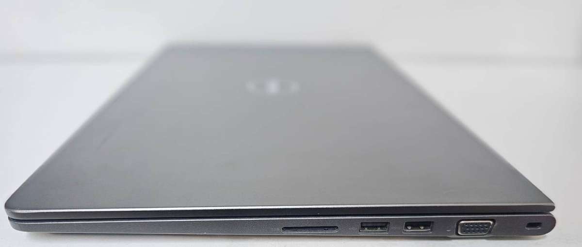 Dell Vostro 5568  i7-7500U / 16GB RAM / 256GB SSD / 15.6" FHD