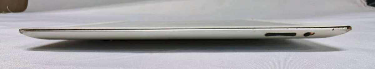 Apple iPad 4th Gen (Model A1458) 16GB Silver - Spares or Repairs