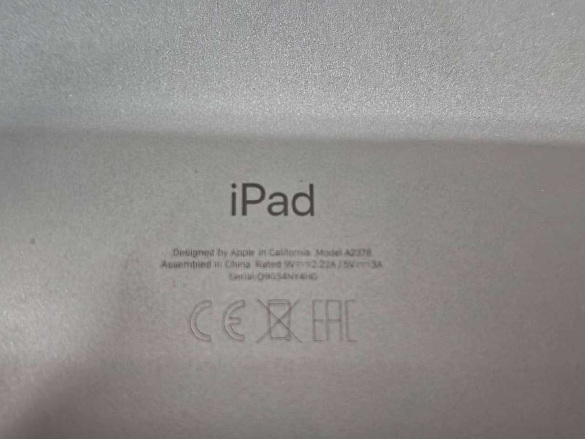 Apple iPad Pro 12.9" M1 128GB Wi-Fi - Intermittent Graphic Defect