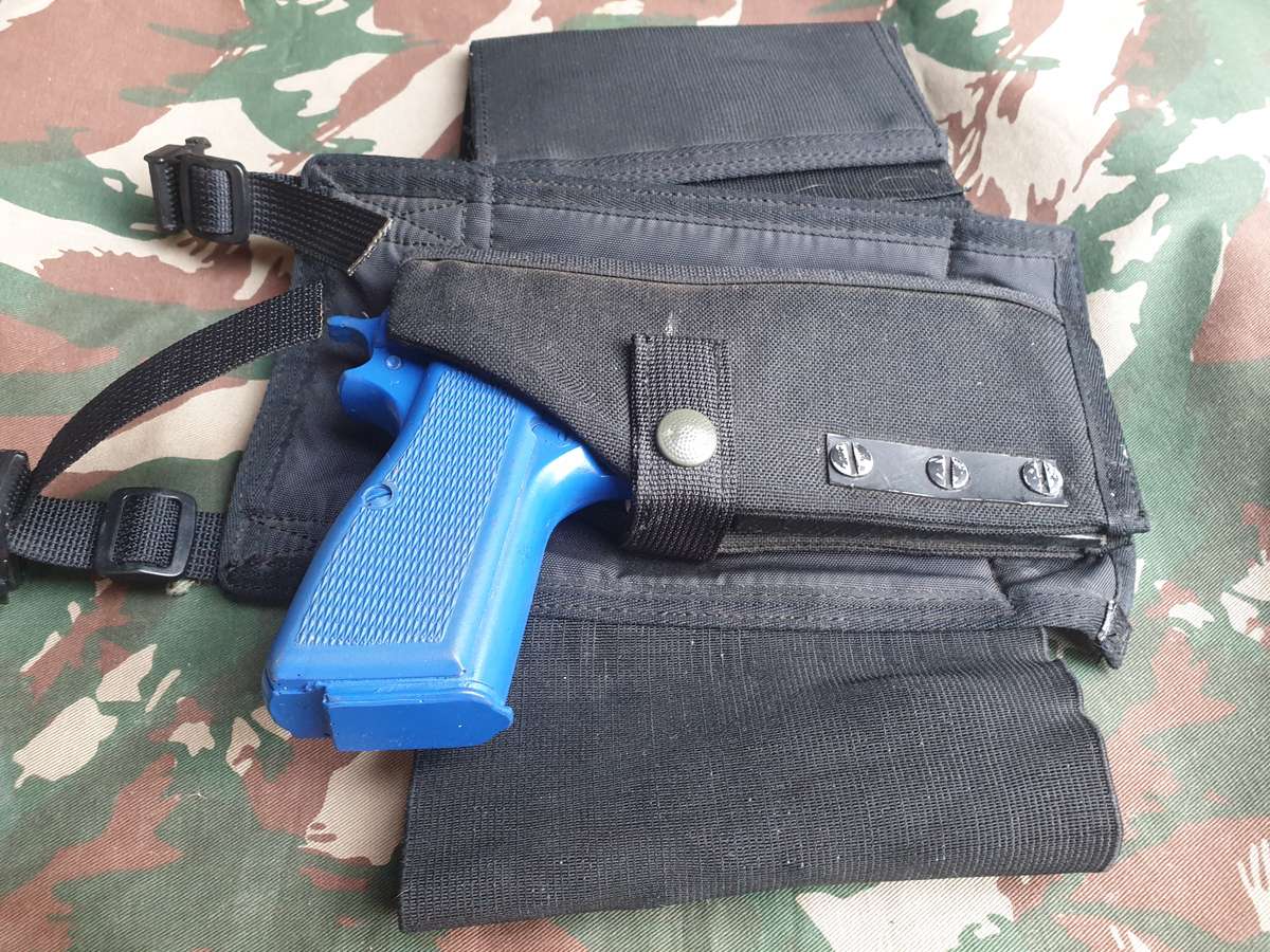 good condition SADF era 80s SASF Recce used old-school urban black nylon drop-leg RH pistol holster