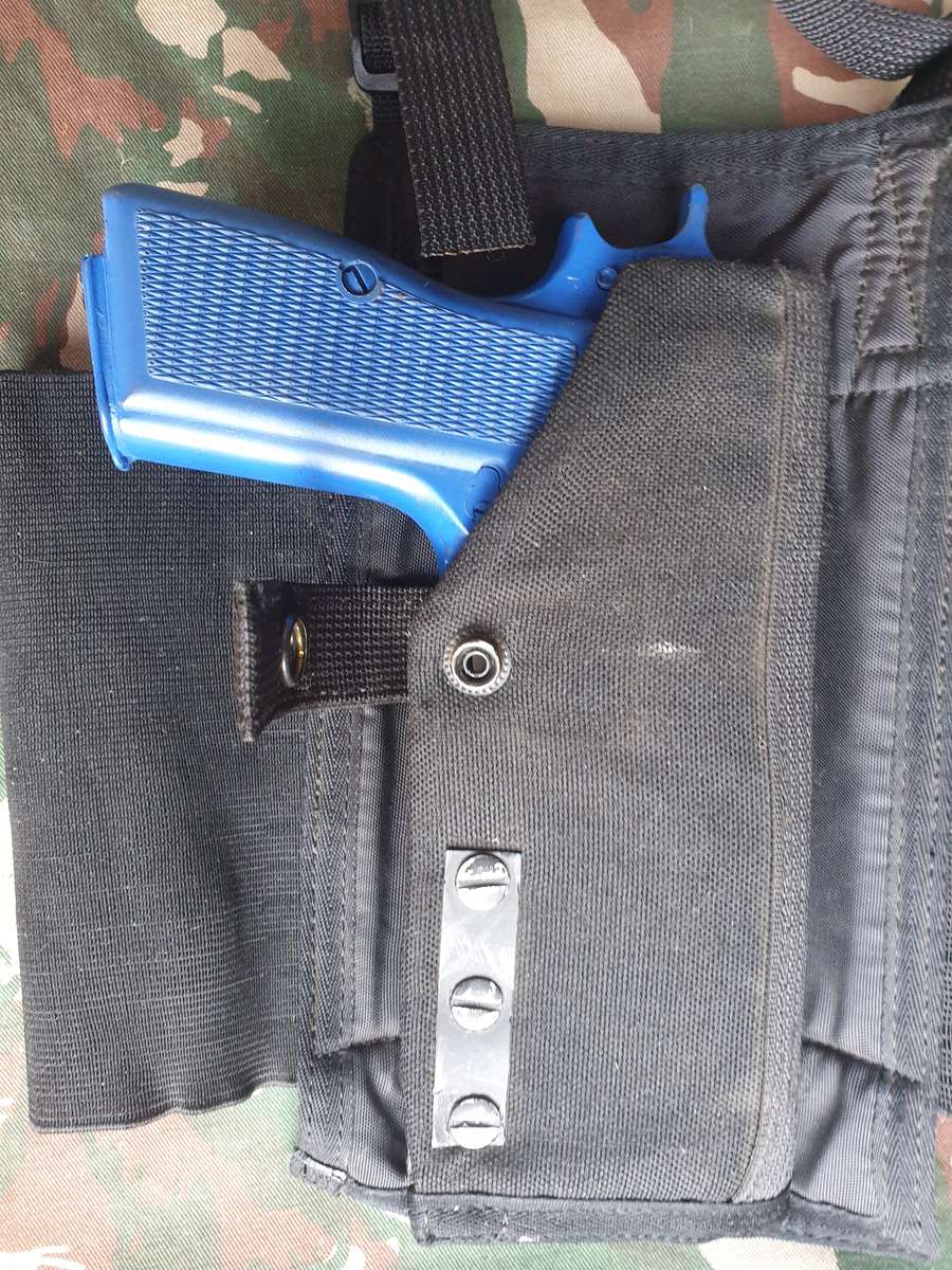 good condition SADF era 80s SASF Recce used old-school urban black nylon drop-leg RH pistol holster