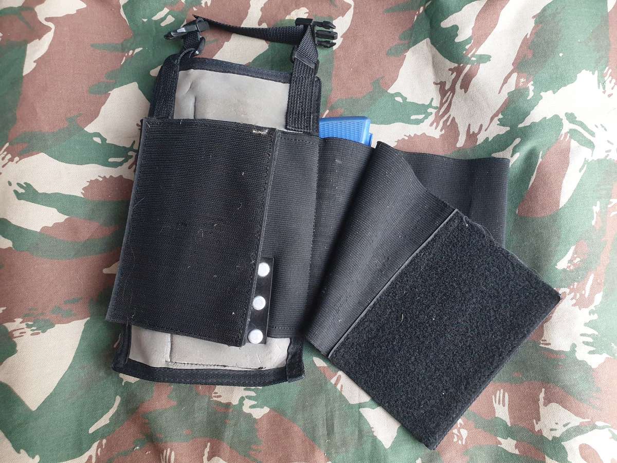 good condition SADF era 80s SASF Recce used old-school urban black nylon drop-leg RH pistol holster