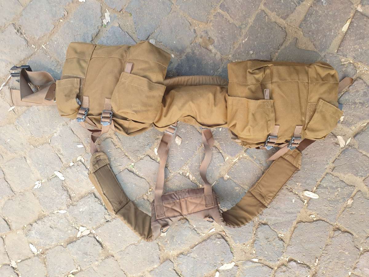 scarce 100% original as new SADF era SA Army Para Battalion Bateleur 90 belt-kit webbing - Textcraft