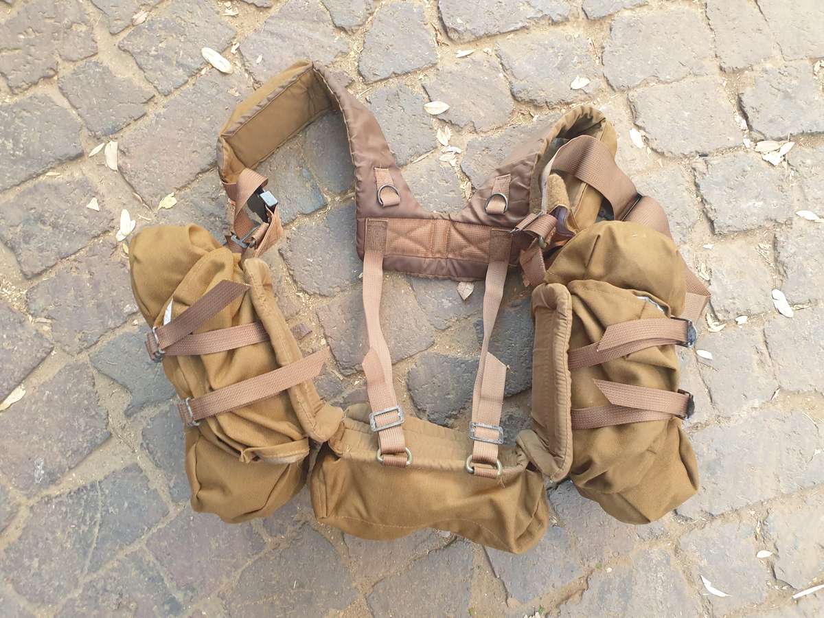 scarce 100% original as new SADF era SA Army Para Battalion Bateleur 90 belt-kit webbing - Textcraft