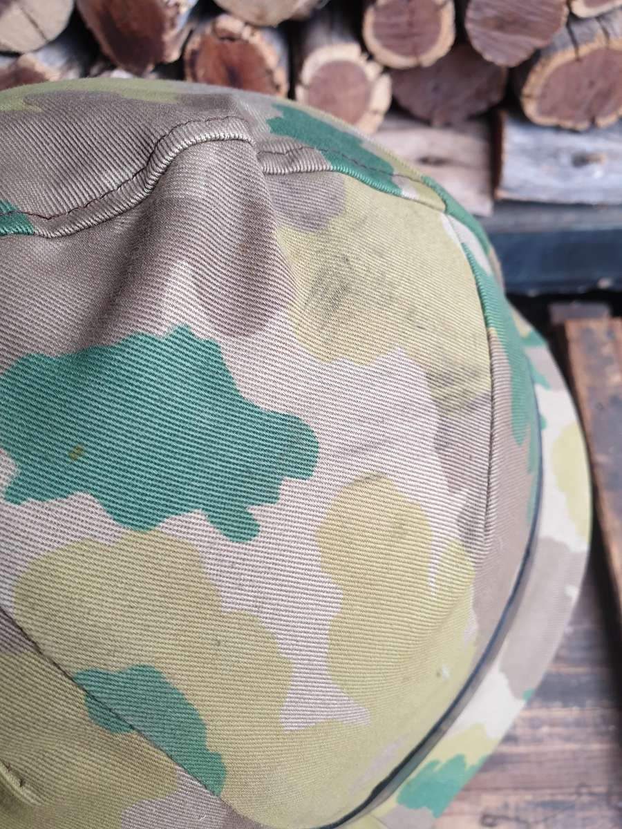 REPRODUCTION (from original cloth) Hunter 1st patt camo helmet cover fits SADF OTAN helmet with