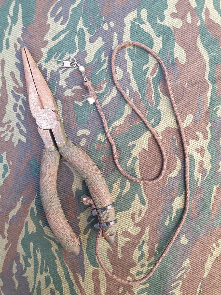 hand custom camo painted (commercail) small long nose pliers SA SF Recce used piece incl. dummy cord