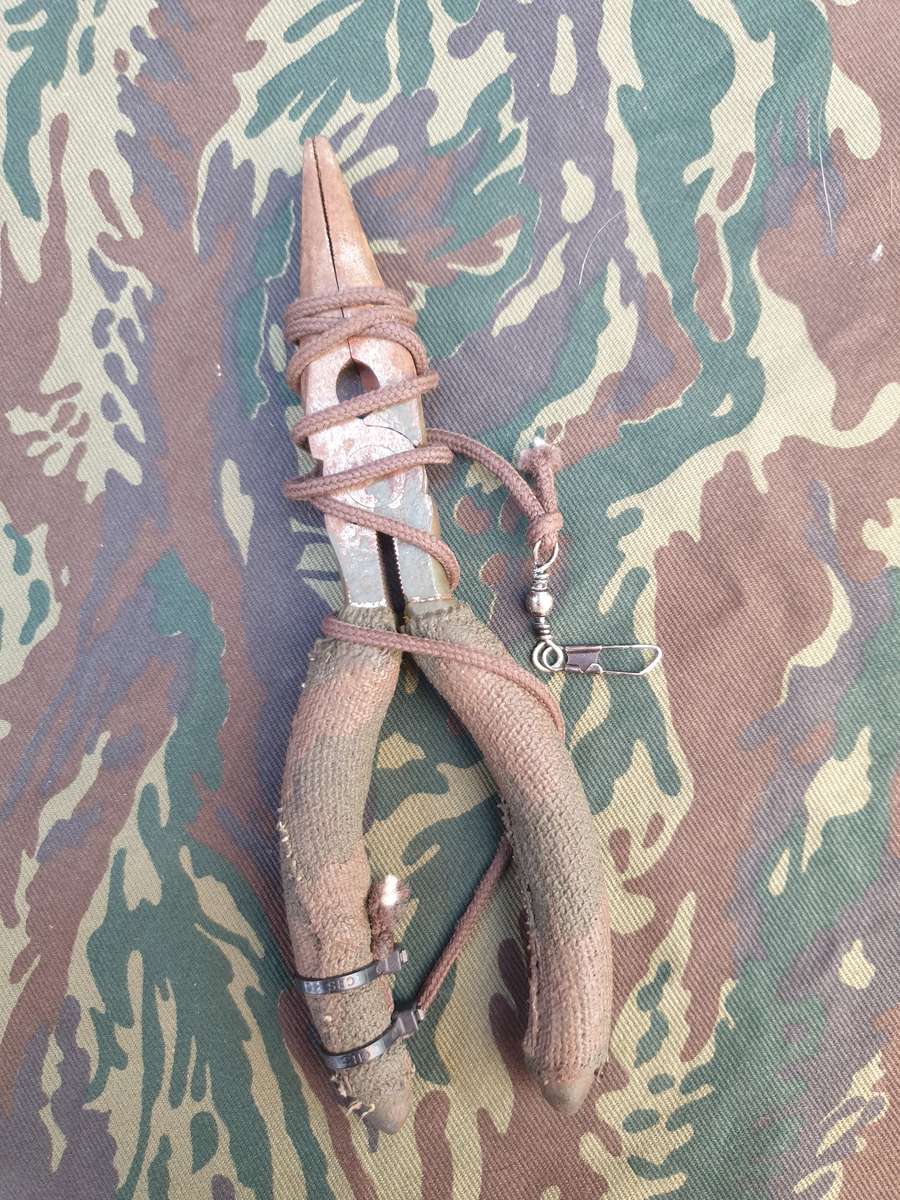 hand custom camo painted (commercail) small long nose pliers SA SF Recce used piece incl. dummy cord