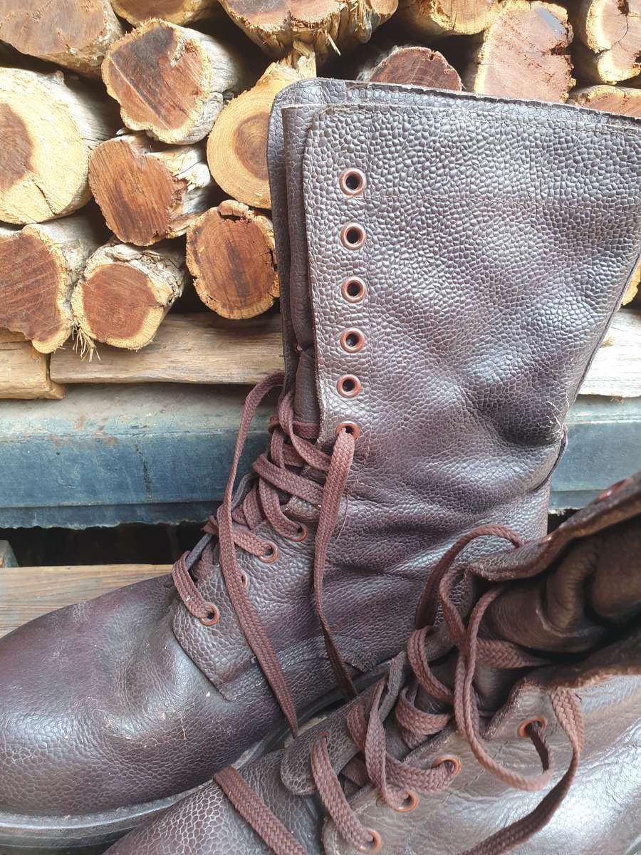 early SADF era issue Para classic Itshide Commando sole jump boots UK size 11 great used condition