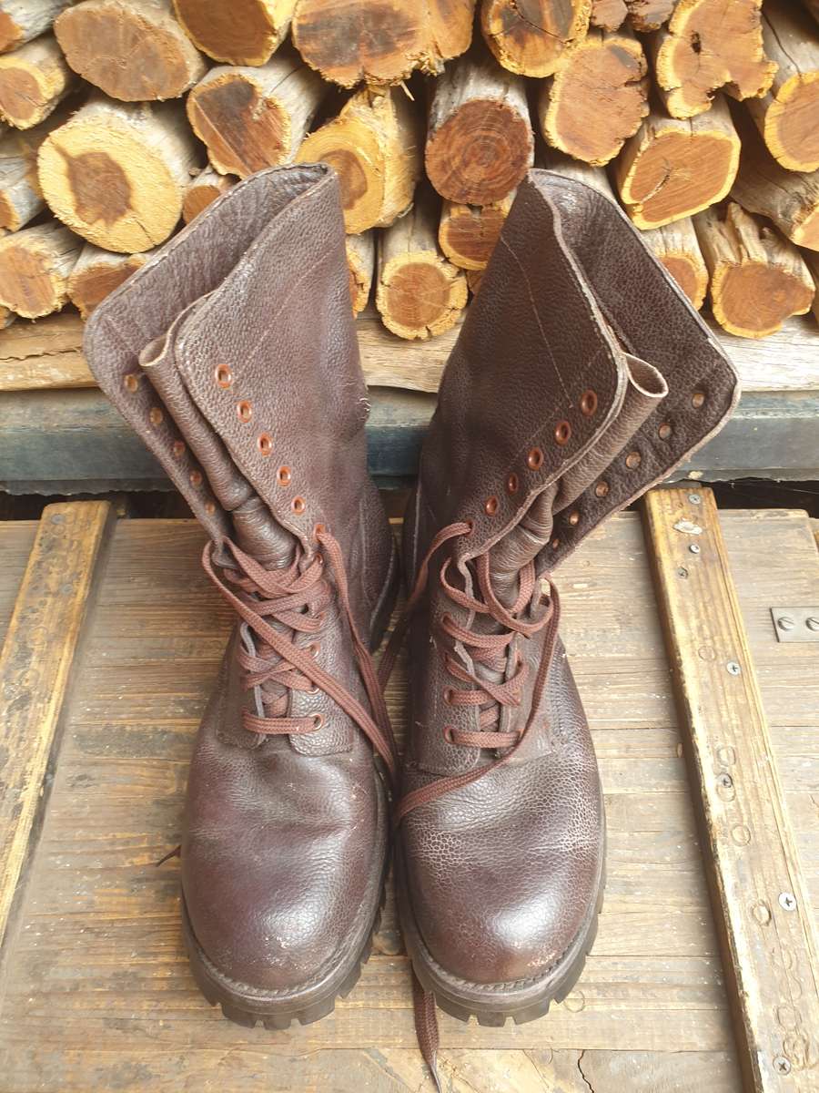 early SADF era issue Para classic Itshide Commando sole jump boots UK size 11 great used condition